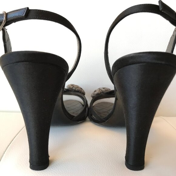 CHANEL BLACK SATIN SLINGBACKS CC LOGO CAMELLIA PETALS 38.5 CHAIN STRASS WEDDING - Picture 12 of 16